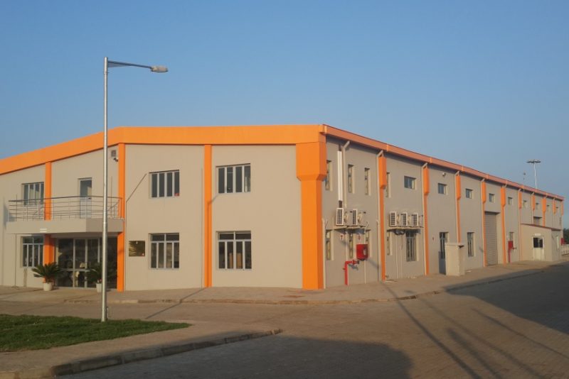 Fábrica de painéis solares fotovoltaicos
